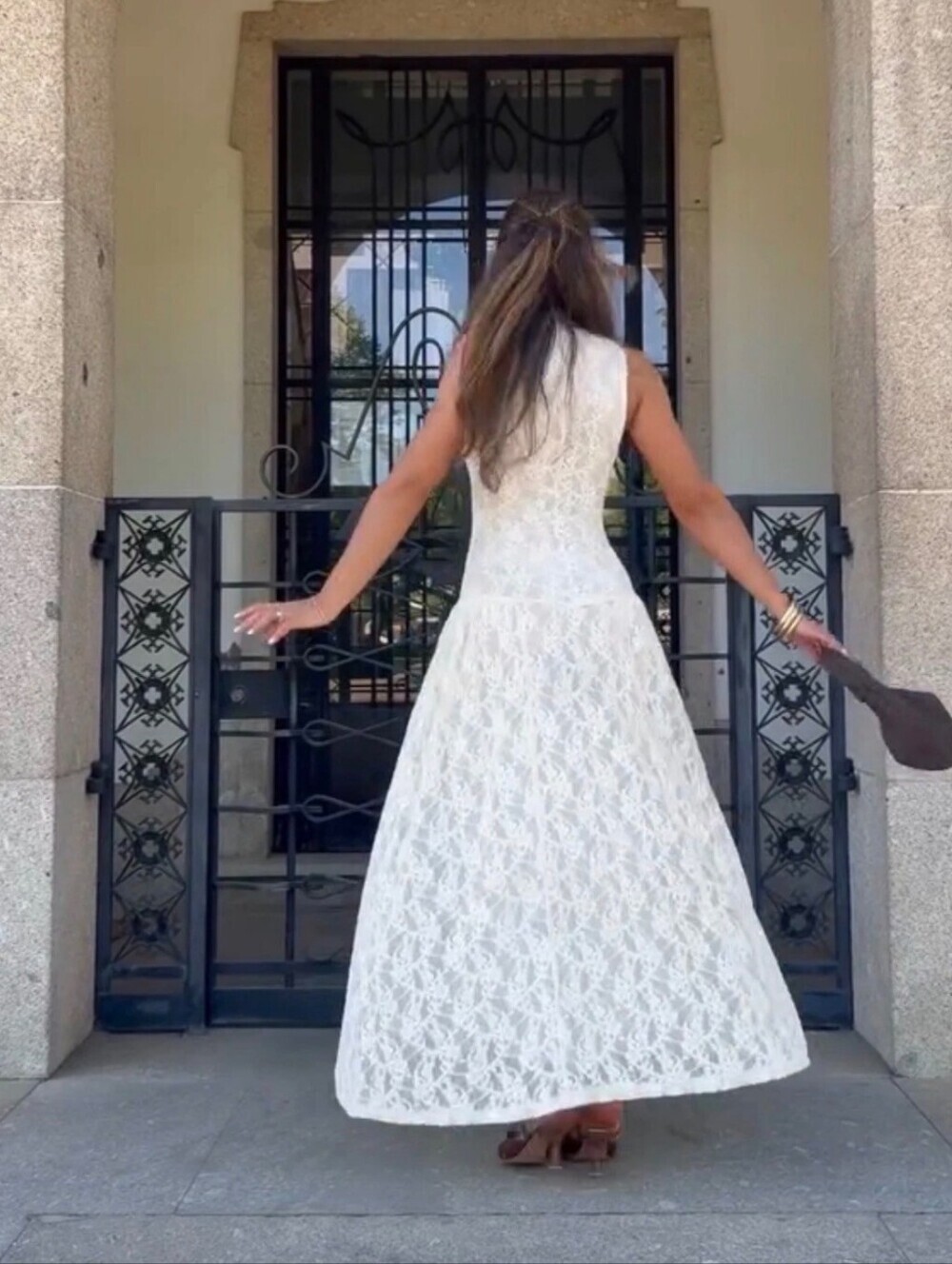 Zara White Lace Maxi Dress with High Neck - Picture 4 of 8